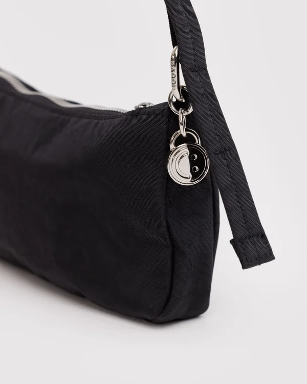 Nylon Pochette - Black - Material: heavyweight-nylon